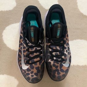 Nike Court Air Zoom Zero Women's Tennis Shoes Leopard Cheetah Size 8.5 like new